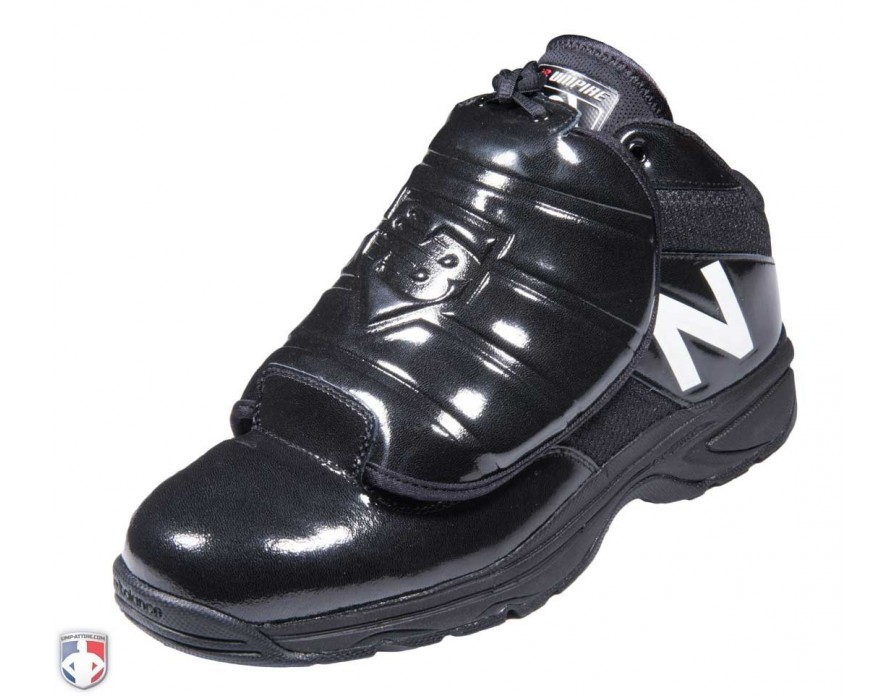 new balance umpire field shoes